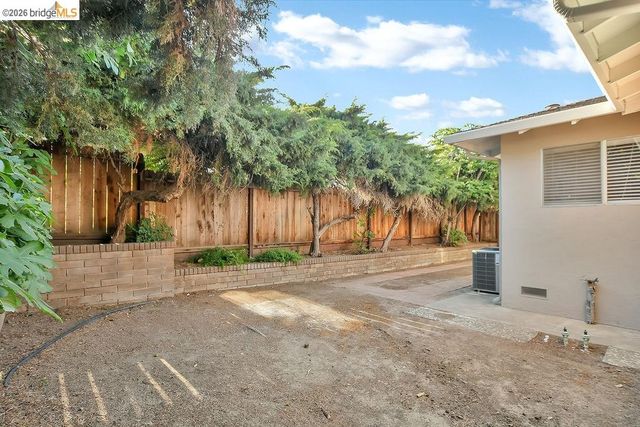 233 Marble Dr, Antioch, CA 94509