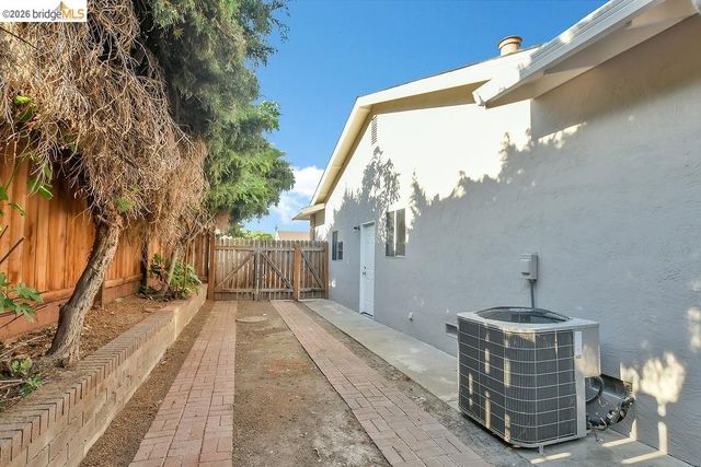233 Marble Dr, Antioch, CA 94509