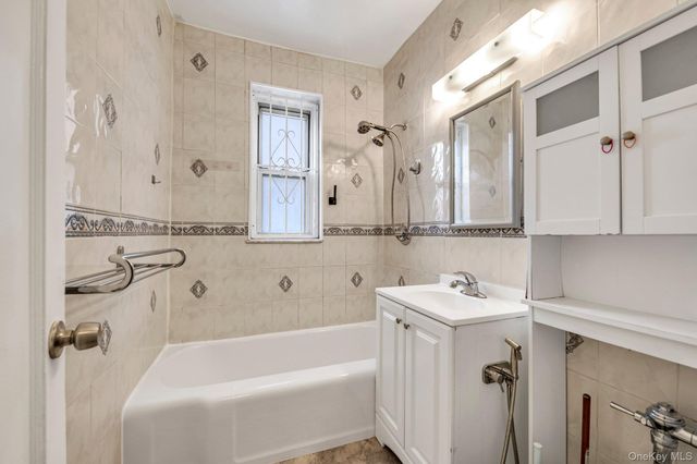 63-60 102nd Street A7, Rego Park, NY 11374