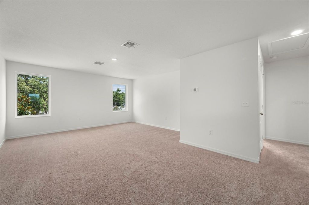 Image 13 of property listing at 13430 LEAPING WATER WAY, Astatula, FL 34705