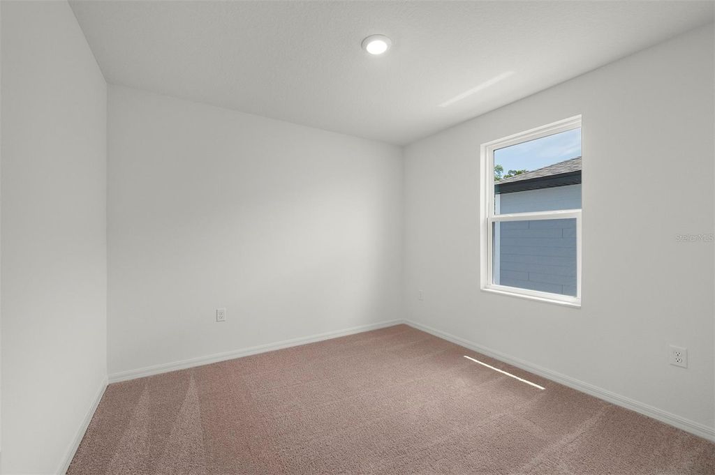 Image 14 of property listing at 13430 LEAPING WATER WAY, Astatula, FL 34705