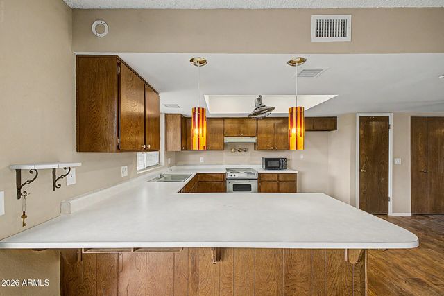 2021 W MYRTLE Avenue, Phoenix, AZ 85021