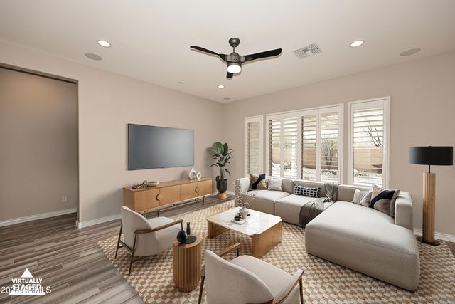 2109 W White Feather Lane, Phoenix, AZ 85085