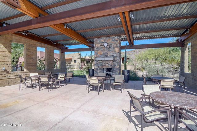 2109 W White Feather Lane, Phoenix, AZ 85085