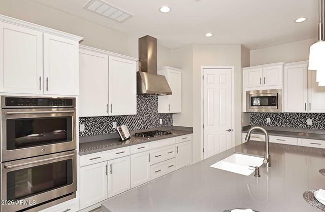 2109 W White Feather Lane, Phoenix, AZ 85085