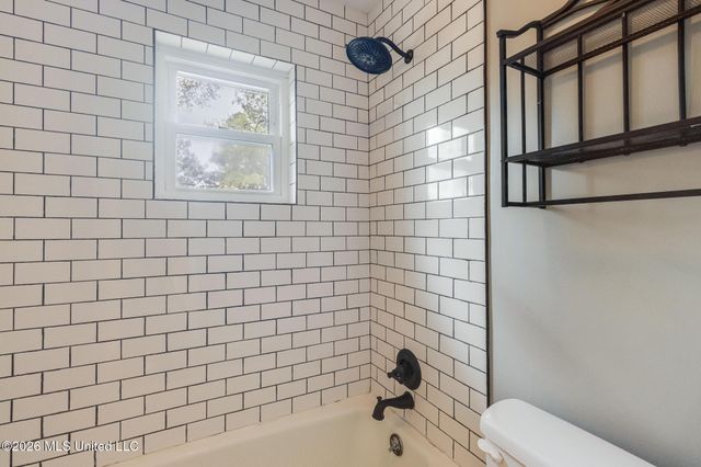 2305 Middlecoff Drive, Gulfport, MS 39507