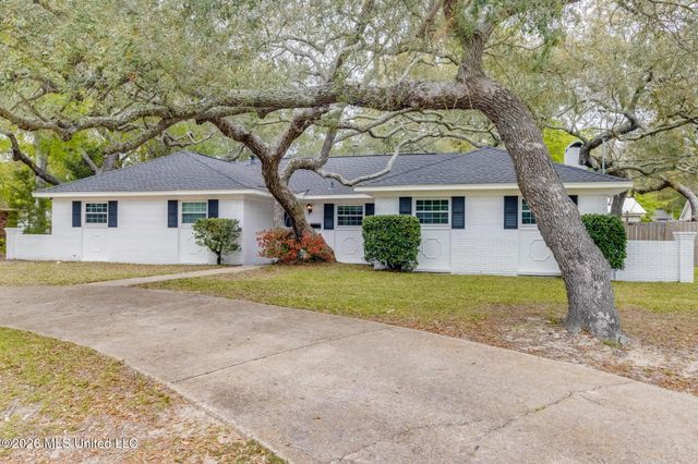 2305 Middlecoff Drive, Gulfport, MS 39507