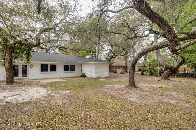 2305 Middlecoff Drive, Gulfport, MS 39507