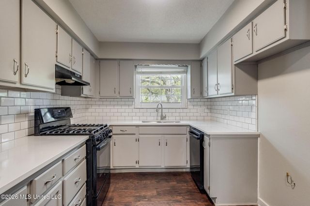 2305 Middlecoff Drive, Gulfport, MS 39507