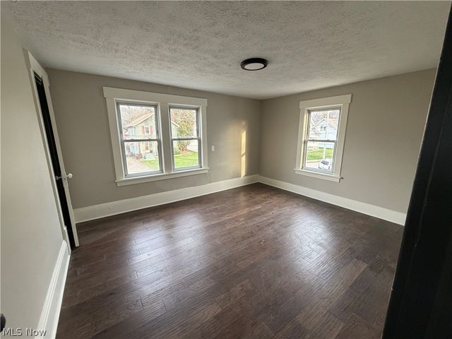 2735 3rd Street, Cuyahoga Falls, OH 44221