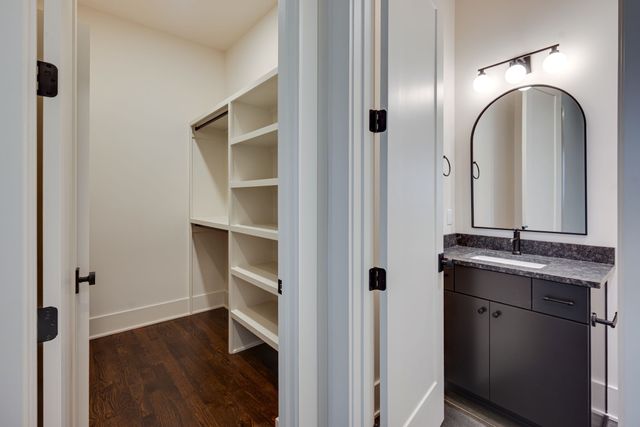 3304 Love Cir, Nashville, TN 37212