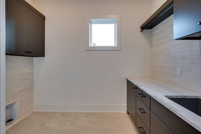 3304 Love Cir, Nashville, TN 37212
