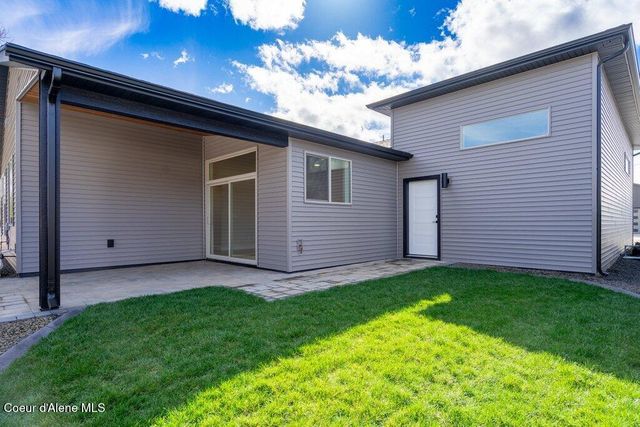 13944 N Rainier Loop, Rathdrum, ID 83858