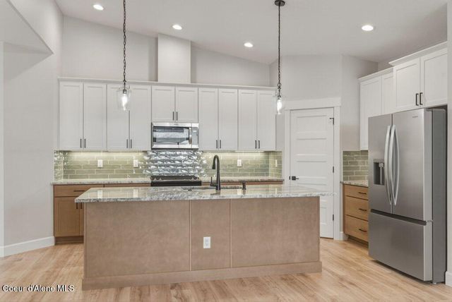 13944 N Rainier Loop, Rathdrum, ID 83858