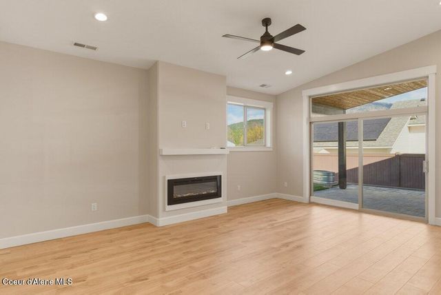 13944 N Rainier Loop, Rathdrum, ID 83858