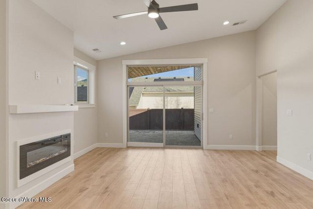 13944 N Rainier Loop, Rathdrum, ID 83858