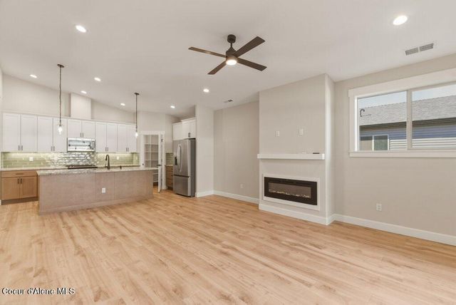 13944 N Rainier Loop, Rathdrum, ID 83858