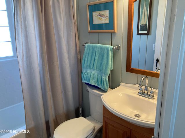 122 Ocean Boulevard E, Supply, NC 28462