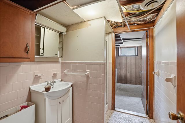 128 Clifford Street, Pawtucket, RI 02860