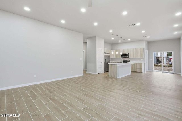 4816 TITANIC Avenue, El Paso, TX 79904