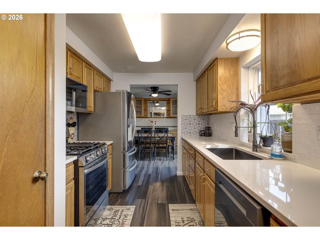 1022 Ne 196TH Ave, Portland, OR 97230