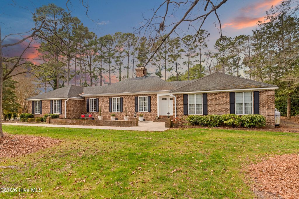 409 Inlet Drive, Elizabeth City, NC 27909