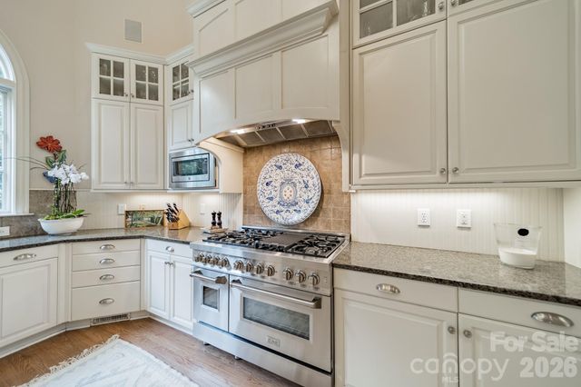 2516 Selwyn Avenue, Charlotte, NC 28209