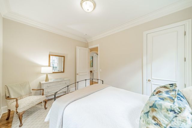 2516 Selwyn Avenue, Charlotte, NC 28209