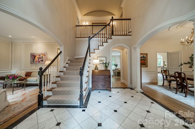 2516 Selwyn Avenue, Charlotte, NC 28209