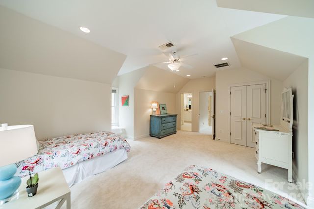 2516 Selwyn Avenue, Charlotte, NC 28209