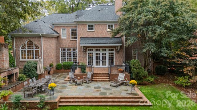 2516 Selwyn Avenue, Charlotte, NC 28209