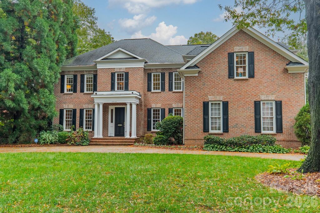 2516 Selwyn Avenue, Charlotte, NC 28209