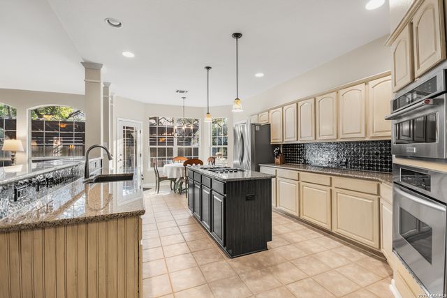 5 Yateswood, San Antonio, TX 78248