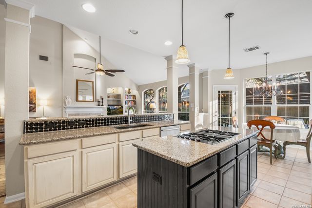 5 Yateswood, San Antonio, TX 78248