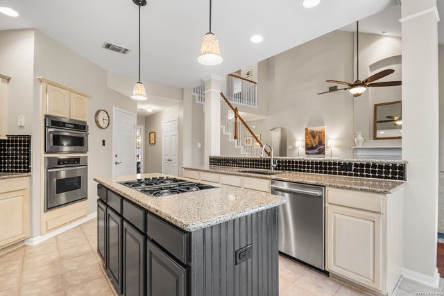 5 Yateswood, San Antonio, TX 78248