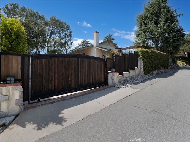 2254 Cross, La Canada Flintridge, CA 91011
