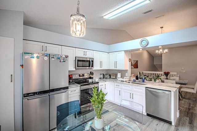 7525 NW 61st Terrace 603, Parkland, FL 33067