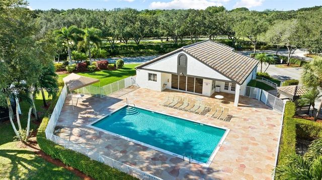 7525 NW 61st Terrace 603, Parkland, FL 33067