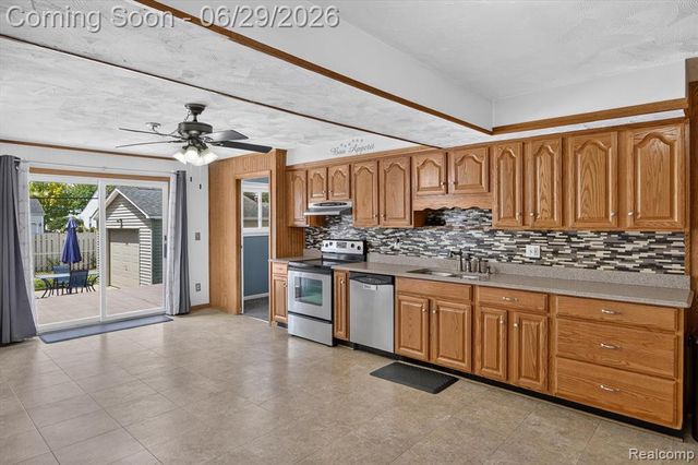 672 8th Street, Wyandotte, MI 48192