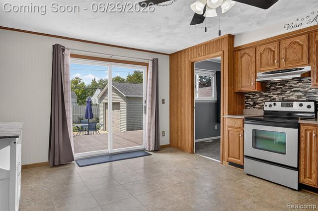 672 8th Street, Wyandotte, MI 48192