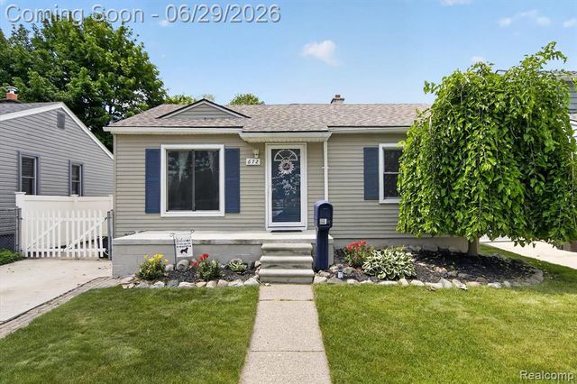 672 8th Street, Wyandotte, MI 48192