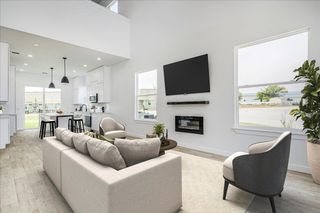 126 Lourdes CT B, Dripping Springs, TX 78620