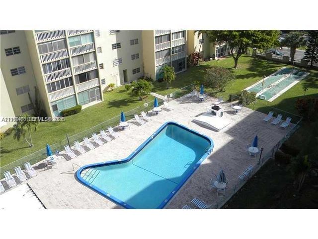 301 NE 14th Ave 702, Hallandale Beach, FL 33009