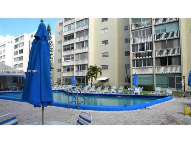 301 NE 14th Ave 702, Hallandale Beach, FL 33009