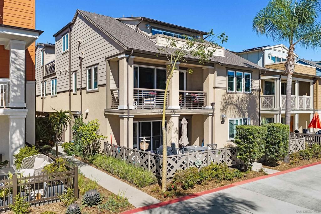 810 Santa Barbara Pl, San Diego, CA 92109 — exterior