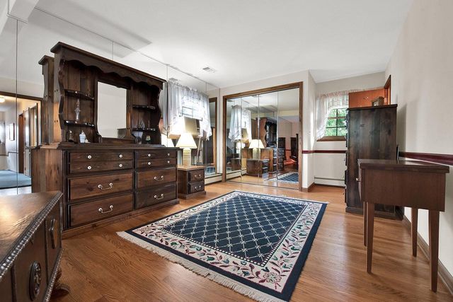 N89W17151 Highland COURT, Menomonee Falls, WI 53051