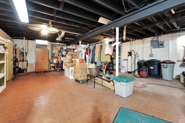 N89W17151 Highland COURT, Menomonee Falls, WI 53051