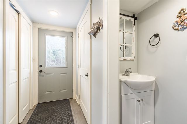 7505 E Main St, Lima, NY 14485