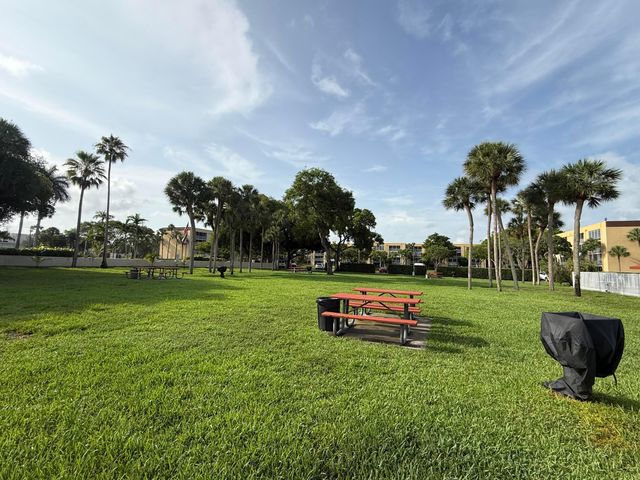 3161 NW 47th Terrace 311, Lauderdale Lakes, FL 33319
