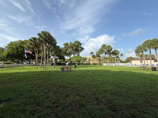 3161 NW 47th Terrace 311, Lauderdale Lakes, FL 33319